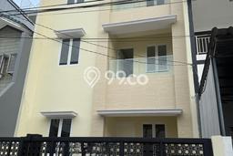 Rumah Luxury Modern Siap Huni di Taman Ratu Jakarta Barat Rumah Luxury Modern Siap Huni di Taman Ratu Jakarta Barat