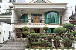 Jual Cepat Hunian Elegan Klasik di Jakarta Barat Jual Cepat Hunian Elegan Klasik di Jakarta Barat