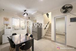 Ready to Use! Luxury House LT 90m2 Desain Elegan di Daan Mogot Ready to Use! Luxury House LT 90m2 Desain Elegan di Daan Mogot