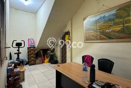 Ruko Dijual di Prime Area Jakarta Barat Luas 162m2 Ruko Dijual di Prime Area Jakarta Barat Luas 162m2