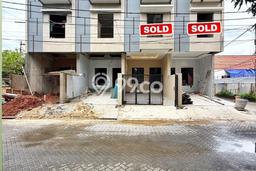 For Sale Hunian Rumah Terawat 4 KT di Duri Kepa, Jakarta Barat For Sale Hunian Rumah Terawat 4 KT di Duri Kepa, Jakarta Barat