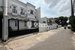 Rumah Elit LB 350m2 Siap Huni Desain Elegan di Joglo, Jakarta Barat Rumah Elit LB 350m2 Siap Huni Desain Elegan di Joglo, Jakarta Barat