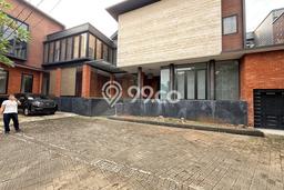 Rumah Eksklusif Dijual LT 423m2 di Kebayoran Lama, Jakarta Selatan Rumah Eksklusif Dijual LT 423m2 di Kebayoran Lama, Jakarta Selatan