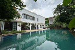 Hunian Elit LB 650m2 Siap Huni Desain Elegan di Kemang, Jakarta Selatan Hunian Elit LB 650m2 Siap Huni Desain Elegan di Kemang, Jakarta Selatan