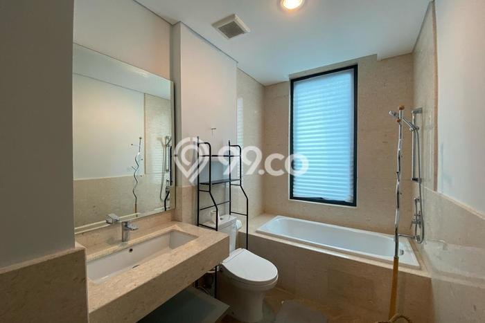 Hunian Strategis 103m2 di Tanjung Barat Jakarta Selatan 2 KT Hunian Strategis 103m2 di Tanjung Barat Jakarta Selatan 2 KT