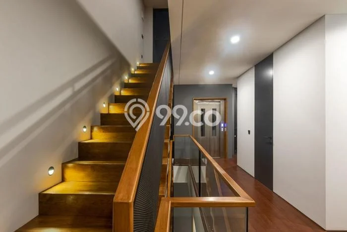 Hunian Mewah LB 425m2 Siap Pakai Desain Elegan di Kemang, Jakarta Selatan Hunian Mewah LB 425m2 Siap Pakai Desain Elegan di Kemang, Jakarta Selatan