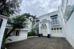 Hunian Modern dengan LT 350m2 & LB 300m2 Disewakan di Senopati Hunian Modern dengan LT 350m2 & LB 300m2 Disewakan di Senopati