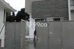 Rumah Mewah LB 170m2 Siap Huni Desain Elegan di Kalideres, Jakarta Barat Rumah Mewah LB 170m2 Siap Huni Desain Elegan di Kalideres, Jakarta Barat
