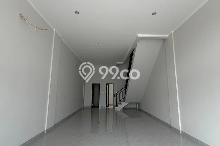 Ruko Disewa di Bekasi dengan LB 150m2 Area Komersial Ramai Ruko Disewa di Bekasi dengan LB 150m2 Area Komersial Ramai