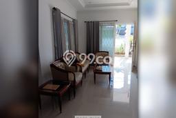 Rumah Elit LB 175m2 Siap Huni Desain Elegan di Utan Kayu, Jakarta Timur Rumah Elit LB 175m2 Siap Huni Desain Elegan di Utan Kayu, Jakarta Timur