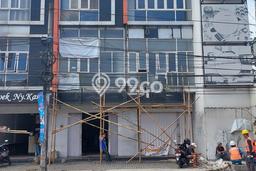 Komersial Dijual di Godean LT 187m2, LB 407m2 Solusi Investasi Cerdas Komersial Dijual di Godean LT 187m2, LB 407m2 Solusi Investasi Cerdas