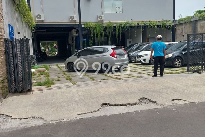 Unit Komersial disewakan di Ngaglik Sleman dengan LT 300m2 / LB 300m2 Unit Komersial disewakan di Ngaglik Sleman dengan LT 300m2 / LB 300m2