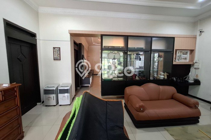 Lokasi terbaik! Rumah siap huni disewakan di Gondokusuman LB 300m2 Lokasi terbaik! Rumah siap huni disewakan di Gondokusuman LB 300m2
