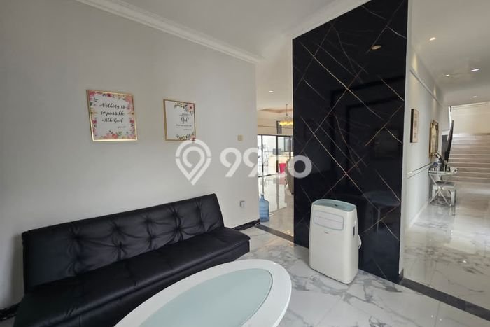 Hunian Mewah Siap Huni LT 510m2 di Sukasari, Bandung Hunian Mewah Siap Huni LT 510m2 di Sukasari, Bandung