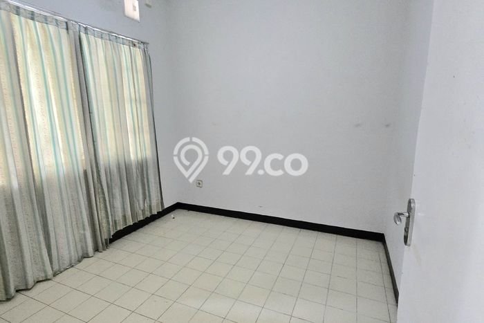 Rumah Luas Asri 2 KT Siap Pakai di Graha Raya Bintaro Tangerang Selatan Rumah Luas Asri 2 KT Siap Pakai di Graha Raya Bintaro Tangerang Selatan