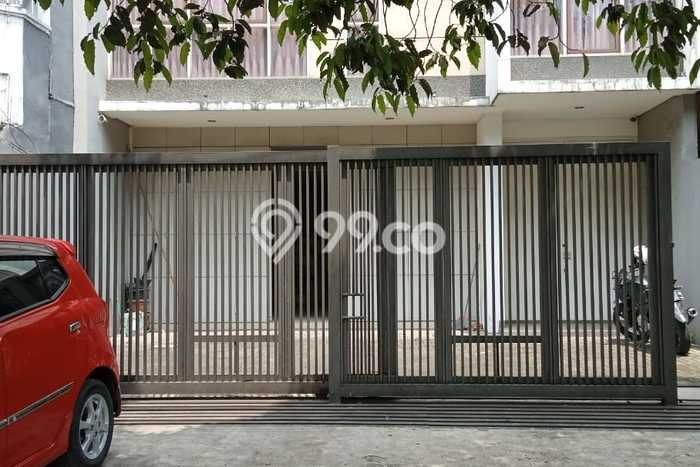 LOKASI STRATEGIS! Ruko di Laswi, Luas 300m², Jalan Strategis LOKASI STRATEGIS! Ruko di Laswi, Luas 300m², Jalan Strategis