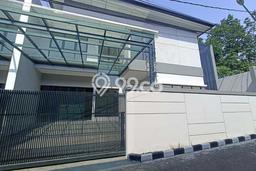 Rumah Strategis Cipaganti, Bandung, Luas 212m2m² Bangunan 350m2m² Rumah Strategis Cipaganti, Bandung, Luas 212m2m² Bangunan 350m2m²