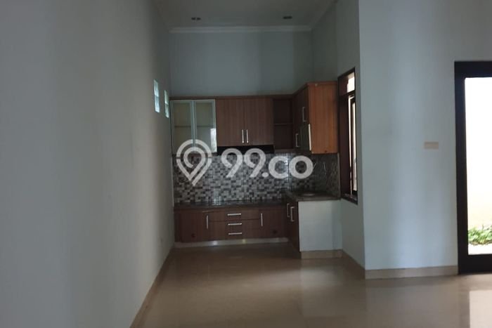 PROPERTI UNGGULAN! Rumah Premium area , LT 141m2m² Bangunan 246m2m² PROPERTI UNGGULAN! Rumah Premium area , LT 141m2m² Bangunan 246m2m²