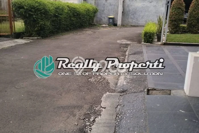 Disewakan! Rumah 3 Kamar Tidur &
3 Kamar Mandi di Jatibening, Bekasi Disewakan! Rumah 3 Kamar Tidur &
3 Kamar Mandi di Jatibening, Bekasi