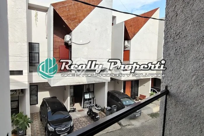 Disewakan! Rumah 4 Kamar Tidur &
4 Kamar Mandi di Jatibening, Bekasi Disewakan! Rumah 4 Kamar Tidur &
4 Kamar Mandi di Jatibening, Bekasi