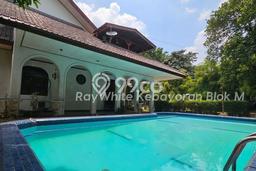 Rumah Luxury Modern Tanpa Renovasi di Lebak Bulus Jakarta Selatan Rumah Luxury Modern Tanpa Renovasi di Lebak Bulus Jakarta Selatan
