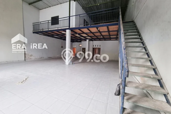 Untuk Dijual Gudang di Jebres Surakarta LT 200m2 / LB 180m2 Untuk Dijual Gudang di Jebres Surakarta LT 200m2 / LB 180m2