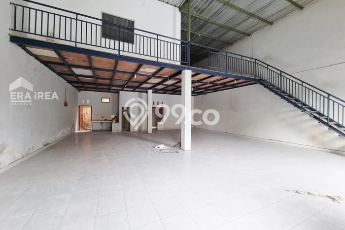 Untuk Dijual Gudang di Jebres Surakarta LT 200m2 / LB 180m2 Untuk Dijual Gudang di Jebres Surakarta LT 200m2 / LB 180m2