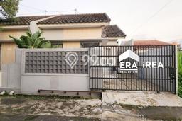 Dijual Rumah Strategis Bagus Punya 2 KT di Colomadu Solo SHM Dijual Rumah Strategis Bagus Punya 2 KT di Colomadu Solo SHM