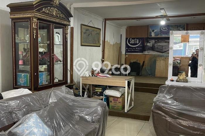 Unit Ruko disewakan di Regol Bandung dengan LT 200m2 / LB 450m2 Unit Ruko disewakan di Regol Bandung dengan LT 200m2 / LB 450m2