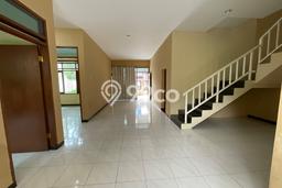 KESEMPATAN TERBAIK! Rumah Asri di Holis Cigondewah, Luas 195m2m² LB 180m2m² KESEMPATAN TERBAIK! Rumah Asri di Holis Cigondewah, Luas 195m2m² LB 180m2m²