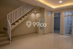 Rumah Lokasi Strategis area Arcamanik, Bandung, Luas 100m2m² Bangunan 160m2m² Rumah Lokasi Strategis area Arcamanik, Bandung, Luas 100m2m² Bangunan 160m2m²
