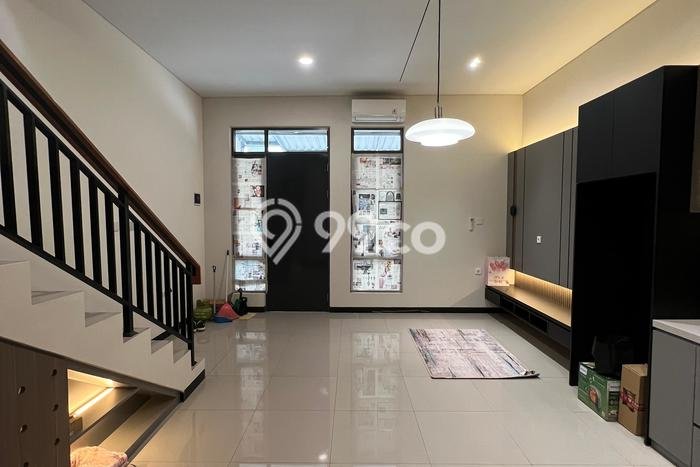 Dijual Rumah Eksklusif 2 KT di Taman Kopo Indah, Bandung Dijual Rumah Eksklusif 2 KT di Taman Kopo Indah, Bandung