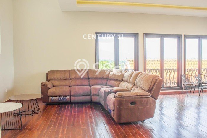 Hunian Mewah LB 1500m2 Siap Pakai Desain Elegan di Dago, Bandung Hunian Mewah LB 1500m2 Siap Pakai Desain Elegan di Dago, Bandung