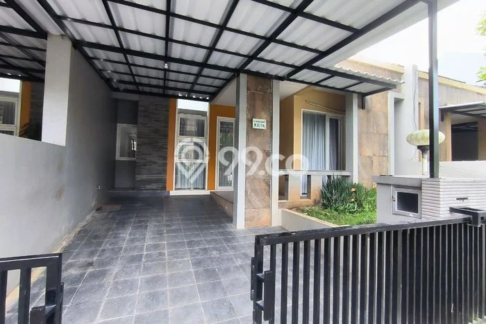Disewakan! Rumah 3 Kamar Tidur &
2 Kamar Mandi di Candi Golf, Semarang Disewakan! Rumah 3 Kamar Tidur &
2 Kamar Mandi di Candi Golf, Semarang