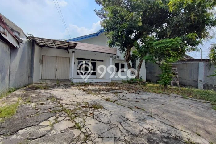 PROPERTI UNGGULAN! Rumah Strategis di , Luas 451m2m² Bangunan 250m2m² PROPERTI UNGGULAN! Rumah Strategis di , Luas 451m2m² Bangunan 250m2m²