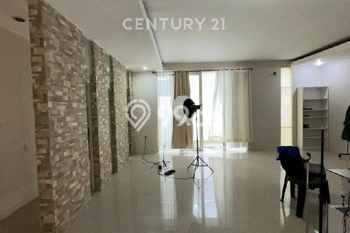 Jual Rumah Luas Elegan Dengan View Cantik di Ngesrep, Semarang Jual Rumah Luas Elegan Dengan View Cantik di Ngesrep, Semarang