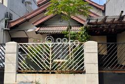 PENAWARAN TERBAIK! Rumah Strategis di Sektor 5-Bintaro, LT 180m² Bangunan 100m² PENAWARAN TERBAIK! Rumah Strategis di Sektor 5-Bintaro, LT 180m² Bangunan 100m²
