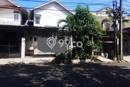 Rumah Dengan Harga Terbaik LT 180m² Akses Dekat di Jantung Kota Sektor 3A-Bintaro, Jakarta Selatan Rumah Dengan Harga Terbaik LT 180m² Akses Dekat di Jantung Kota Sektor 3A-Bintaro, Jakarta Selatan