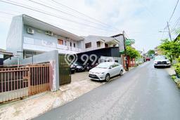 Rumah Elit Modern Tanpa Renovasi di Petukangan Jakarta Selatan Rumah Elit Modern Tanpa Renovasi di Petukangan Jakarta Selatan