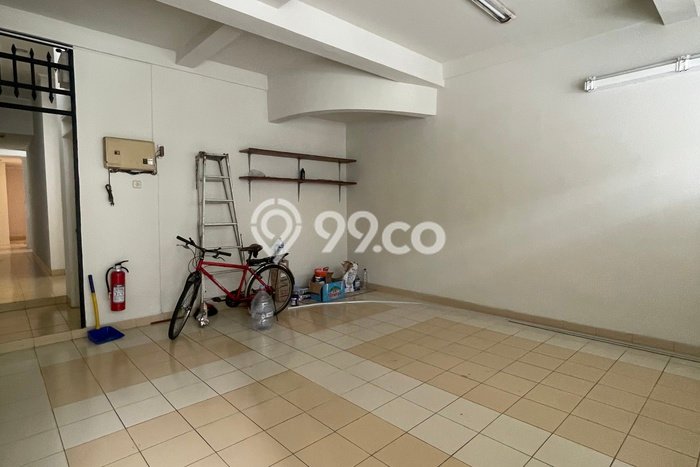 Hunian Modern Untuk Disewakan di Pondok Indah Jakarta Selatan 4 KT & 4 KM Hunian Modern Untuk Disewakan di Pondok Indah Jakarta Selatan 4 KT & 4 KM