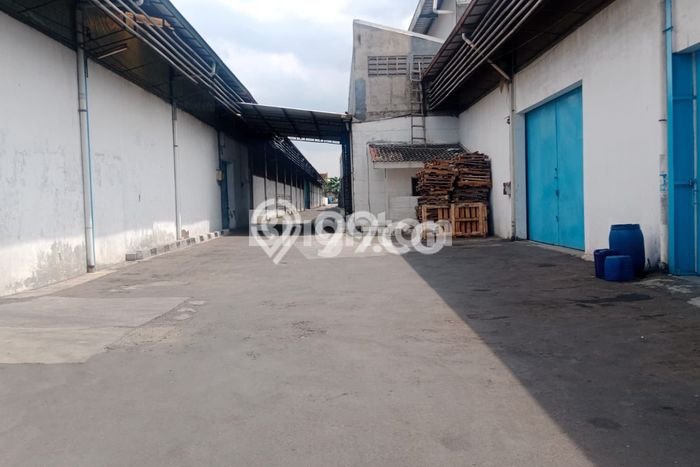 Gudang Komersial Disewakan di Kiaracondong Bandung Luas 350m2 Gudang Komersial Disewakan di Kiaracondong Bandung Luas 350m2