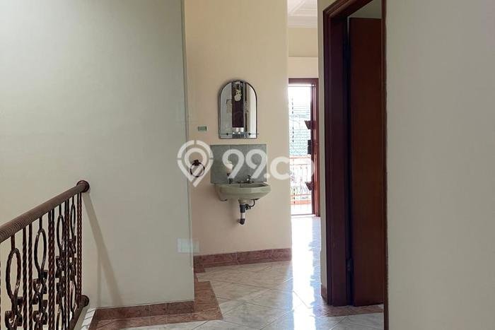 Ready to Use! Luxury House LT 90m2 Desain Elegan di Taman Surya Ready to Use! Luxury House LT 90m2 Desain Elegan di Taman Surya