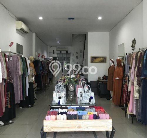 AREA TERSIBUK! Ruko Kawasan Semarang Selatan, Luas 256m2m², Pusat Komersial AREA TERSIBUK! Ruko Kawasan Semarang Selatan, Luas 256m2m², Pusat Komersial