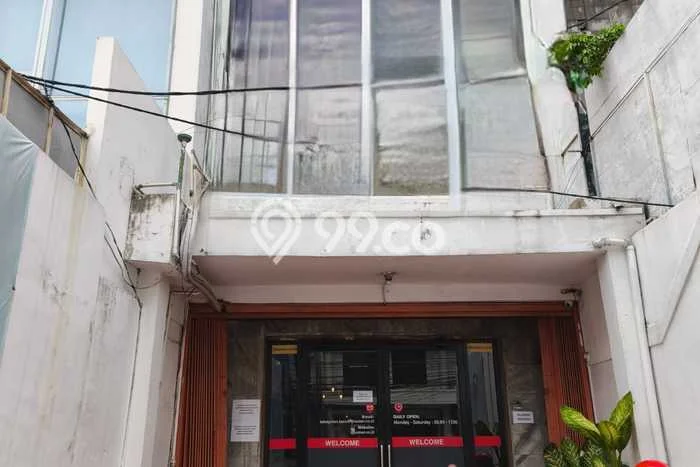 Disewakan Ruko di Kawasan Ramai Radio Dalam Luas 284m2 Disewakan Ruko di Kawasan Ramai Radio Dalam Luas 284m2