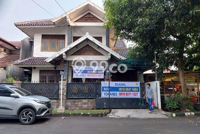 Jual Rumah Mewah Elegan Dengan View Eksklusif di Bintaro, Tangerang Selatan Jual Rumah Mewah Elegan Dengan View Eksklusif di Bintaro, Tangerang Selatan
