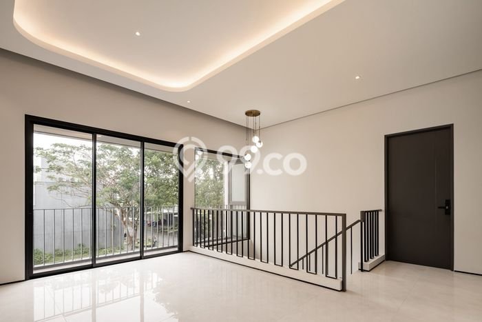 Rumah Elit Modern Tanpa Renovasi di BSD Eminent Tangerang Rumah Elit Modern Tanpa Renovasi di BSD Eminent Tangerang