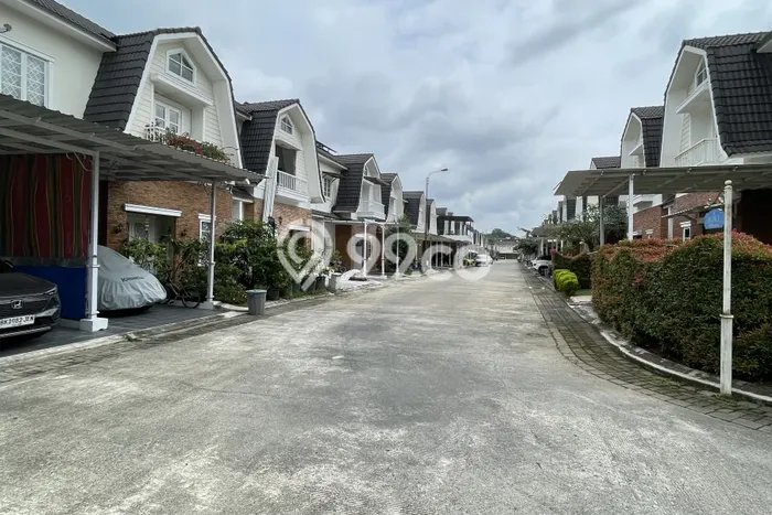 Lokasi strategis! Rumah siap huni dikontrakkan di Deli Tua LB 216m2 Lokasi strategis! Rumah siap huni dikontrakkan di Deli Tua LB 216m2