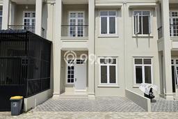 For Sale Rumah 3 Kamar Lokasi Strategis Nyaman dan Strategis di Medan Johor For Sale Rumah 3 Kamar Lokasi Strategis Nyaman dan Strategis di Medan Johor
