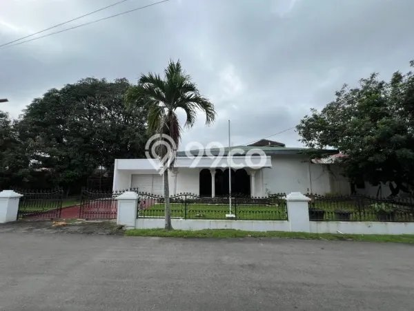 Rumah Mewah Siap Huni LT 893m2 di Medan Helvetia, Medan Rumah Mewah Siap Huni LT 893m2 di Medan Helvetia, Medan