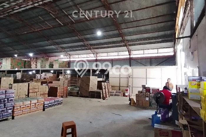 Gudang Area Strategis di Pontianak Barat, Luas 840m2m², Siap Usaha Gudang Area Strategis di Pontianak Barat, Luas 840m2m², Siap Usaha